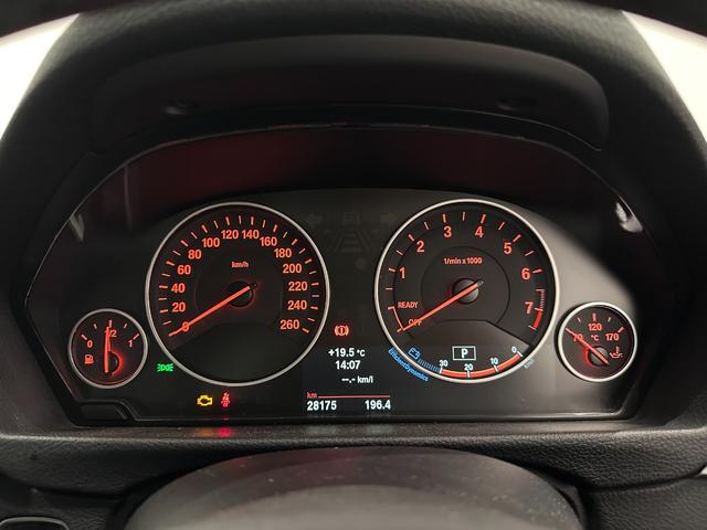 ３シリーズ ３２８ｉラグジュアリー　ワンオーナー　車検２０２７年６月　スペアキー　ブラックレザーシート　シートヒーター　保証書　記録簿　取扱説明書（34枚目）