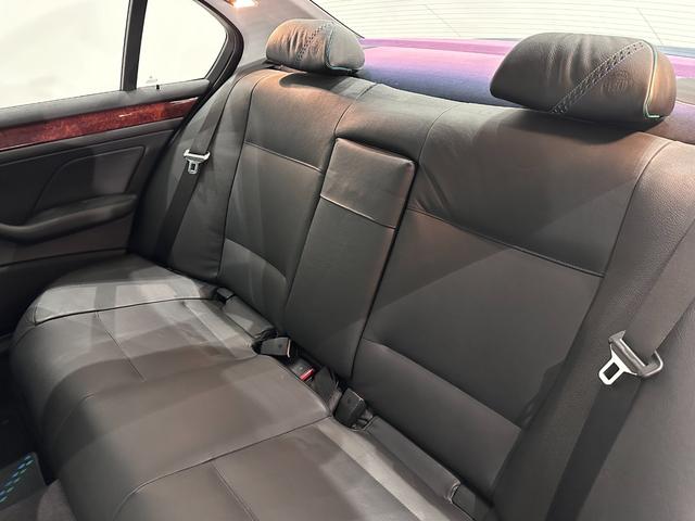 Ｂ３ ３．３リムジン　ブラックレザーシート　アルピナブルー　スイッチトロニック　車検２０２７年７月１４日　ニコル整備（12枚目）