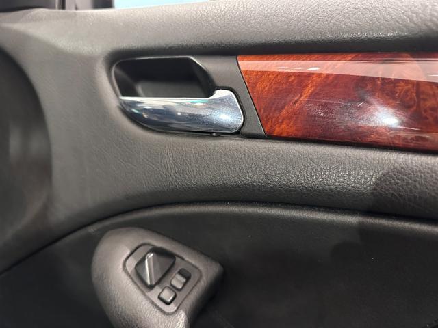 Ｂ３ ３．３リムジン　ブラックレザーシート　アルピナブルー　スイッチトロニック　車検２０２７年７月１４日　ニコル整備（40枚目）