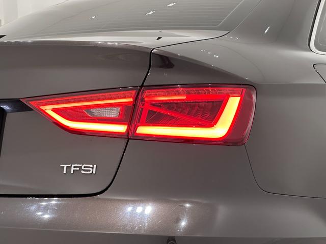 Ａ３セダン １．４ＴＦＳＩシリンダーオンデマンドＳラインパック　車検２０２７年３月（30枚目）