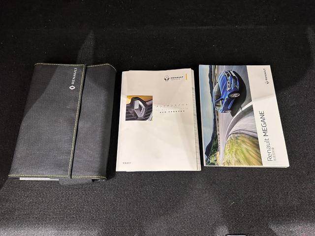 メガーヌ ルノー スポール トロフィー 6MT 車検2027年6月 スペアキー バックカメラ 19インチアルミホイール(19枚目)