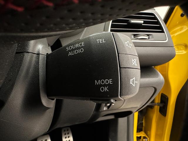 メガーヌ ルノー スポール トロフィー 6MT 車検2027年6月 スペアキー バックカメラ 19インチアルミホイール(41枚目)