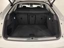 十分なトランクスペースであり、分割可倒で更に大きなスペースがご利用になれます。