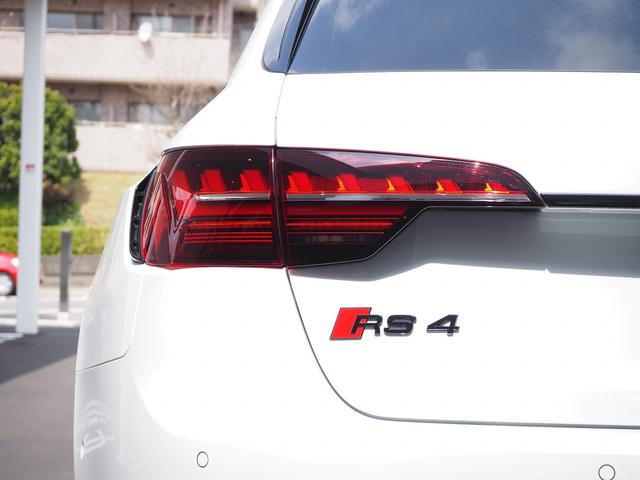 アウディ ＲＳ４アバント