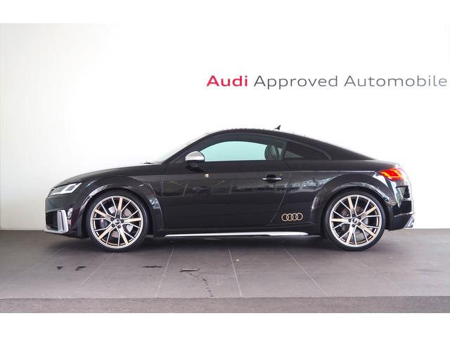 AUDI アウディ 新品未使用 TTRS TTS TT 8J純正OPフロアマット アウディ、生産終了となる「TT」100台限定モデル「TTS クーペ