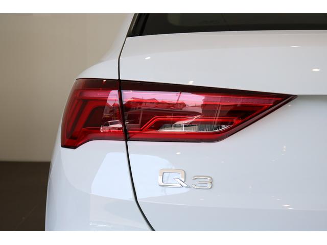 Ｑ３ ３５ＴＦＳＩアドバンスド　テクノロジーパッケージ　コンビニエンス＆アシスタンスパッケージ　ラグジュアリーパッケージ　アシスタンスパッケージ　ストレージパッケージ　ハイグロスパッケージ　バーチャルコックピット　ＬＥＤヘッドライト（21枚目）