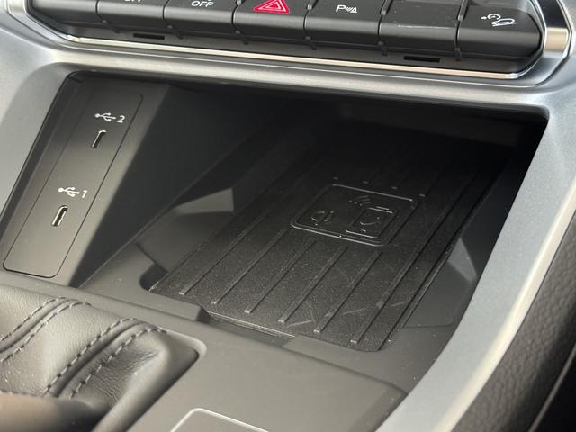 Ｑ３ ３５ＴＦＳＩアドバンスド　コンビニエンス＆アシスタンスパッケージ　ストレージパッケージ　ハイグロスパッケージ　バーチャルコックピット　ワイヤレスチャージング　ＭＭＩナビゲーション　サラウンドビューカメラ　Ａｕｄｉｃｏｎｎｅｃｔ（25枚目）