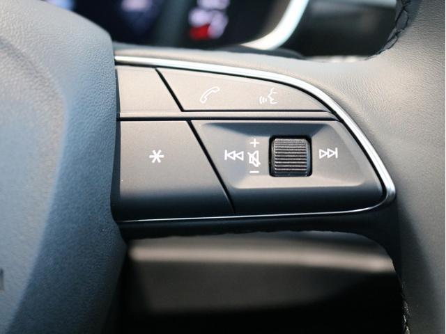 Ｑ３ ３５ＴＦＳＩアドバンスド　グレイシアホワイト　コンビニエンス＆アシスタンスパッケージ　スマートフォンインターフェイス　３６０°カメラ　電動リヤゲート　ＬＥＤヘッドライト　認定中古車　ストレージパッケージ　ハイグロスパッケージ（24枚目）