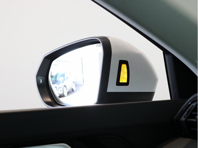 Ｑ３ ３５ＴＦＳＩアドバンスド　グレイシアホワイト　コンビニエンス＆アシスタンスパッケージ　スマートフォンインターフェイス　３６０°カメラ　電動リヤゲート　ＬＥＤヘッドライト　認定中古車　ストレージパッケージ　ハイグロスパッケージ（26枚目）