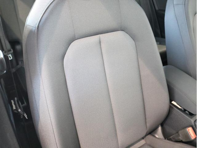 Ｑ３ ３５ＴＦＳＩアドバンスド　グレイシアホワイト　コンビニエンス＆アシスタンスパッケージ　スマートフォンインターフェイス　３６０°カメラ　電動リヤゲート　ＬＥＤヘッドライト　認定中古車　ストレージパッケージ　ハイグロスパッケージ（28枚目）