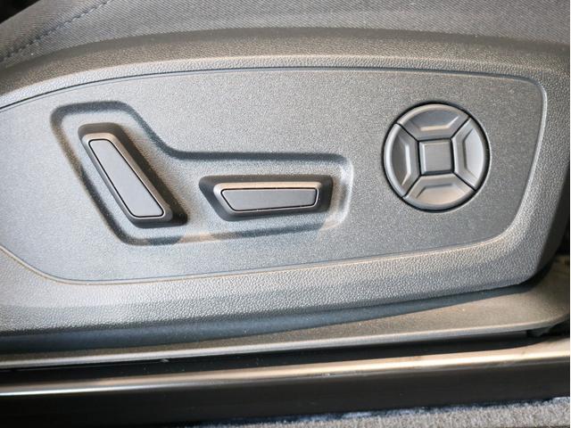 Ｑ３ ３５ＴＦＳＩアドバンスド　グレイシアホワイト　コンビニエンス＆アシスタンスパッケージ　スマートフォンインターフェイス　３６０°カメラ　電動リヤゲート　ＬＥＤヘッドライト　認定中古車　ストレージパッケージ　ハイグロスパッケージ（30枚目）