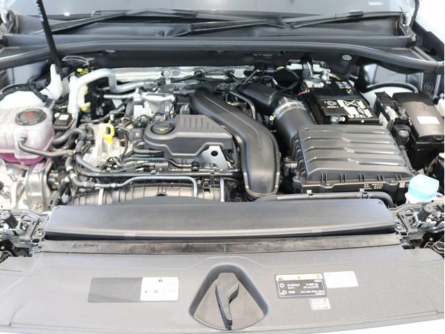 Ｑ３ ３５ＴＦＳＩアドバンスド　グレイシアホワイト　コンビニエンス＆アシスタンスパッケージ　スマートフォンインターフェイス　３６０°カメラ　電動リヤゲート　ＬＥＤヘッドライト　認定中古車　ストレージパッケージ　ハイグロスパッケージ（40枚目）