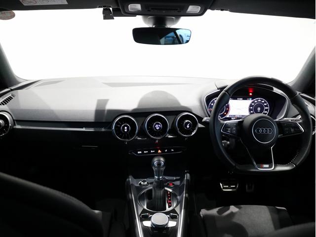 AUDI TT COUPE 40TFSI S LINE PACKAGE
