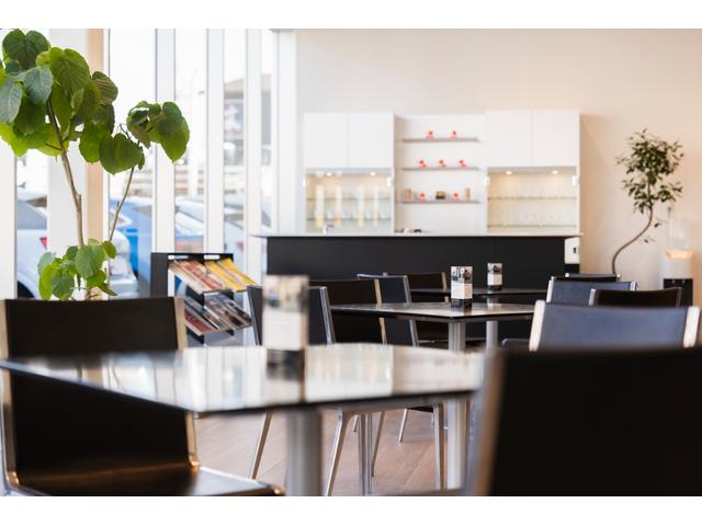 A5 TFSI 110kW Sラインパッケージ テクノロジーパッケージプロ ハイグロスパッケージ バーチャルコックピットプラス Slineエクステリア パーシャルレザーインテリアSブラック パークアシストプラス スマートフォンインターフェース(78枚目)