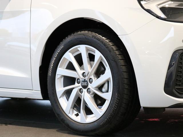 A1スポーツバック 25TFSI アドバンスド コンビニアンス&アシスタンスパッケージ/ナビゲーションパッケージ/スマートフォンインターフェイス/コントラストルーフ/ワイヤレスチャージング/アダプティブクルーズコントロール/ナビゲーションシステム(6枚目)