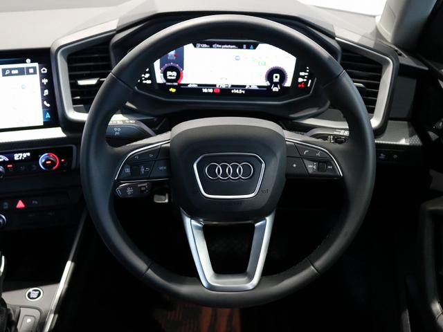 A1スポーツバック 25TFSI アドバンスド コンビニアンス&アシスタンスパッケージ/ナビゲーションパッケージ/スマートフォンインターフェイス/コントラストルーフ/ワイヤレスチャージング/アダプティブクルーズコントロール/ナビゲーションシステム(8枚目)