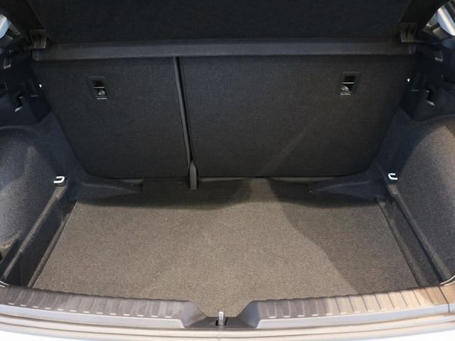 A1スポーツバック 25TFSI アドバンスド コンビニアンス&アシスタンスパッケージ/ナビゲーションパッケージ/スマートフォンインターフェイス/コントラストルーフ/ワイヤレスチャージング/アダプティブクルーズコントロール/ナビゲーションシステム(11枚目)