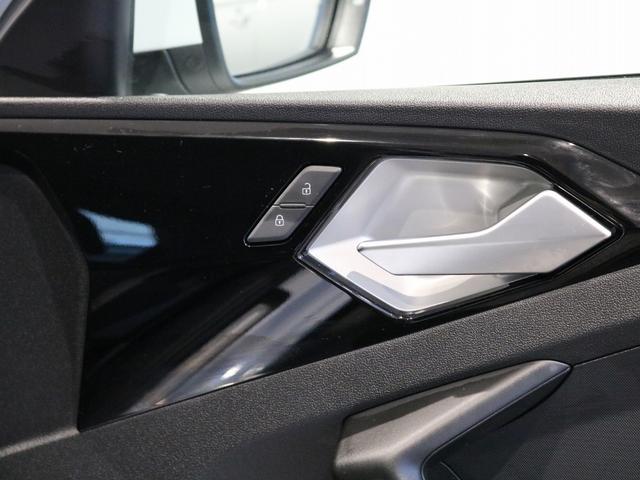 A1スポーツバック 25TFSI アドバンスド コンビニアンス&アシスタンスパッケージ/ナビゲーションパッケージ/スマートフォンインターフェイス/コントラストルーフ/ワイヤレスチャージング/アダプティブクルーズコントロール/ナビゲーションシステム(40枚目)