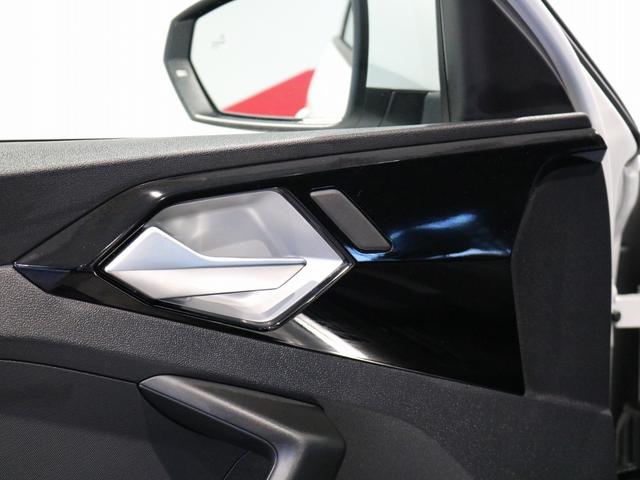 A1スポーツバック 25TFSI アドバンスド コンビニアンス&アシスタンスパッケージ/ナビゲーションパッケージ/スマートフォンインターフェイス/コントラストルーフ/ワイヤレスチャージング/アダプティブクルーズコントロール/ナビゲーションシステム(48枚目)