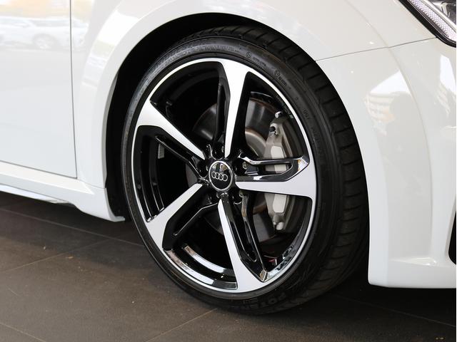ＴＴクーペ ４５ＴＦＳＩクワトロ　Ｓラインパッケージ　Ｓｌｉｎｅエクステリアパッケージ　ブラックＡｕｄｉ　ｒｉｎｇｓ＆ブラックハイグロススタイリングパッケージ（Ａｕｄｉ　ｅｘｃｌｕｓｉｖｅ）　コンフォートパッケージ　バーチャルコックピット（7枚目）
