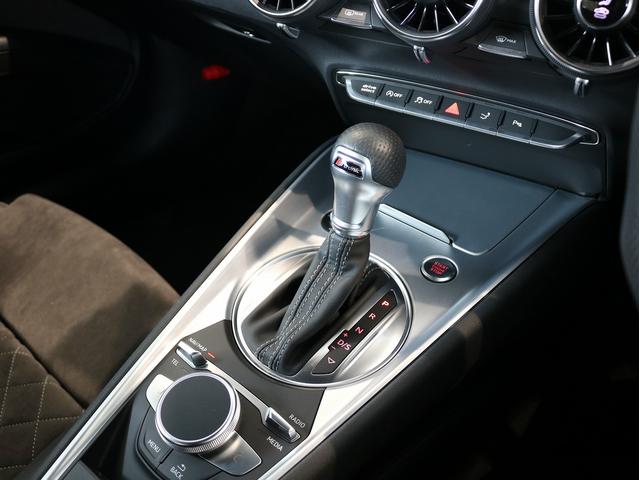 ＴＴクーペ ４５ＴＦＳＩクワトロ　Ｓラインパッケージ　Ｓｌｉｎｅエクステリアパッケージ　ブラックＡｕｄｉ　ｒｉｎｇｓ＆ブラックハイグロススタイリングパッケージ（Ａｕｄｉ　ｅｘｃｌｕｓｉｖｅ）　コンフォートパッケージ　バーチャルコックピット（15枚目）