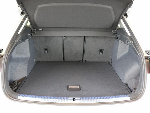 Ｑ３ ３５ＴＦＳＩアドバンスド　グレイシアホワイト　コンビニエンス＆アシスタンスパッケージ　テクノロジーパッケージ　シートヒーター　３６０°カメラ　サイドアシスト　レーンアシスト　認定中古車（10枚目）