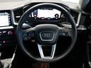 A1スポーツバック 25TFSI アドバンスド コンビニアンス&アシスタンスパッケージ/ナビゲーションパッケージ/スマートフォンインターフェイス/コントラストルーフ/ワイヤレスチャージング/アダプティブクルーズコントロール/ナビゲーションシステム(8枚目)