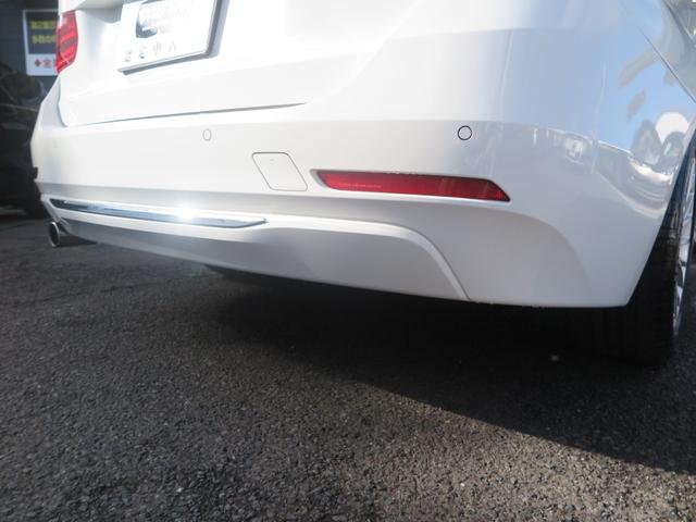 320dツーリング ラグジュアリーインテリジェントセーフティ 本革Pシート/ヒーター 純正HDDナビ DVD CD MSV Bカメラ 17AW HID レーンディパーチャーウォーニング 衝突軽減B ECOストップ コンフォートアクセス Pトランク 8速AT(17枚目)