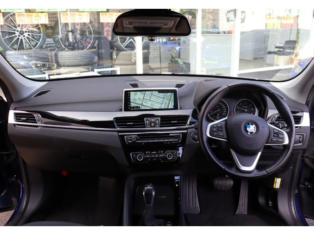 Ｘ１ ｘＤｒｉｖｅ　１８ｄ　ｘライン　１オナ　ＡＣＣ　自動追従　インテリジェントＳ　ハーフ革シート／ヒーター　純正ＨＤＤナビ　社外フルセグＴＶ　リヤモニター　Ｂｌｕｅｔｏｏｔｈ　Ｂカメラ　ＬＥＤ　ヘッドアップディスプレイ　Ｘドライブ４ＷＤ　８速ＡＴ（4枚目）