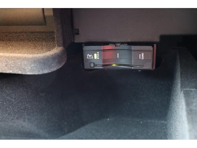 Ｂクラス Ｂ１８０　レーダーセーフティーＰ　自動追従　ナビゲーションＰ　ハーフ革Ｐシート／ヒーター　純正ＨＤＤナビＴＶ　Ｂｌｕｅｔｏｏｔｈ　Ｂカメラ　ドラレコ　ＬＥＤ　ディストロニックプラス　アンビエントライト　ワイヤレスチャージャー　７速ＡＴ（11枚目）