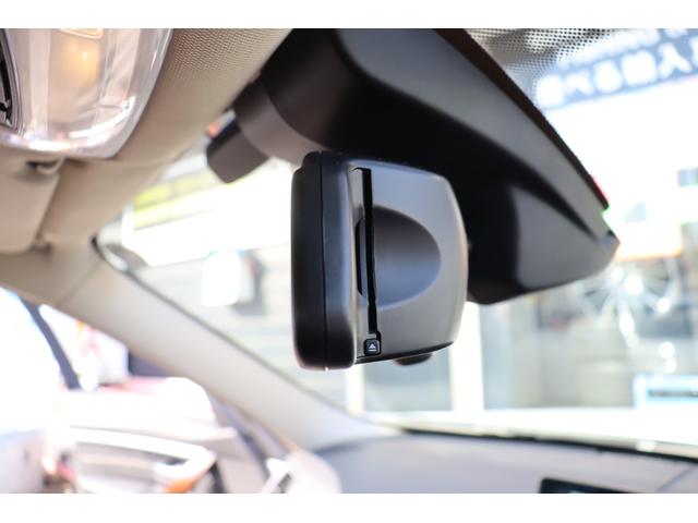 ３シリーズ ３２０ｄ　ラグジュアリー　後期型　ＡＣＣ　自動追従　インテリジェントセーフティー　ドライビングアシスト　本革Ｐシート／ヒーター　純正ＨＤＤナビ　Ｂｌｕｅｔｏｏｔｈ　Ｂカメラ　ＬＥＤ　コンフォートアクセス　アンビエントライト　スマートオープナー　８速ＡＴ（13枚目）