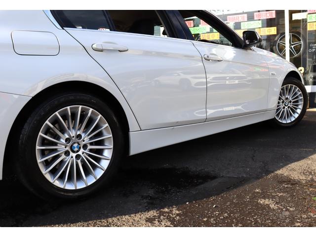 ３シリーズ ３２０ｄ　ラグジュアリー　後期型　ＡＣＣ　自動追従　インテリジェントセーフティー　ドライビングアシスト　本革Ｐシート／ヒーター　純正ＨＤＤナビ　Ｂｌｕｅｔｏｏｔｈ　Ｂカメラ　ＬＥＤ　コンフォートアクセス　アンビエントライト　スマートオープナー　８速ＡＴ（23枚目）