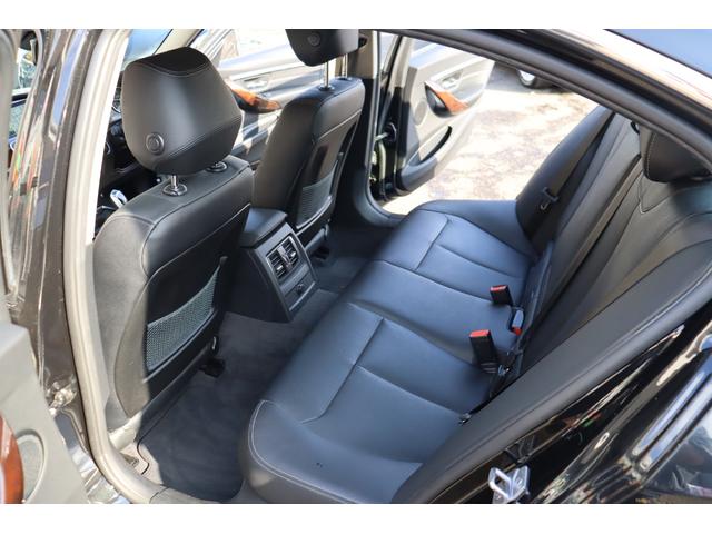 ３シリーズ ３２０ｄ　ラグジュアリー　ＡＣＣ　自動追従　インテリジェントセーフティー　本革Ｐシート／ヒーター　純正ＨＤＤナビＴＶ　Ｂｌｕｅｔｏｏｔｈ　Ｂカメラ　ＬＥＤ　　ＥＣＯストップ　コンフォートアクセス　ＰＤＣ　アンビエントライト　８速ＡＴ（27枚目）