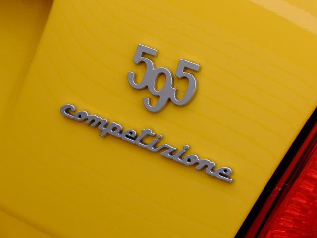 アバルト５９５ コンペティツィオーネ　５ＭＴ　右ハンドル　新車　イエロー最終モデル（本国廃色）（26枚目）