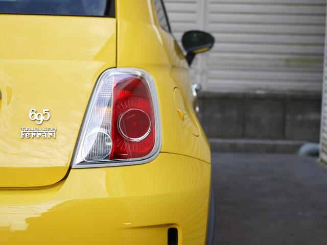 アバルト６９５ トリブートフェラーリ ベースグレード　トリブート専用バッグ２個／ボディカバー／エマージェンシーキット付属（38枚目）