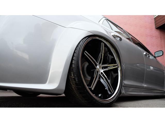5.7HEMI V8 5.7HEMI GIMMICフルエアロ GIMMICデュアルステンレスマフラー GIMMICデュアルステンレスマフラー GIMMIC車高調 パノラマサンルーフ付(43枚目)