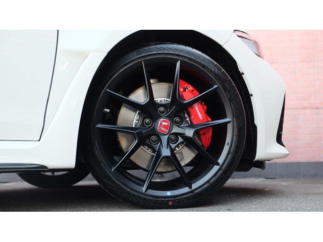 シビック タイプＲ　ホンダセンシング／ホンダコネクトナビ／ＥＴＣ２．０／専用１０．２デジタルメーター／１９ＡＷ／ＬｏｇＲ／Ｂｒｅｍｂｏブレーキ／ドライブモード／＋Ｒモード／フルＬＥＤヘッドライト／タイプＲ専用シート（30枚目）