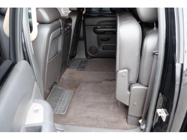 ＧＭＣシエラ 　ＳＬＥ／ＡＷＤ／ＣＲＥＷＣＡＢ／検１年／ＭＬＪ１８ＡＷ／３ｉｎボディリフト／ランニングボード／トノカバー／ベッドライナー／ＨＤＤナビ／ＢＴ／Ｆ・Ｓ・Ｒカメラ／ＳＲ／レザーシート／ワンオフマフラー（75枚目）