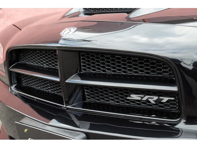 ダッジ・チャージャー ＳＲＴ８　正規ディーラー車／６万ｋｍ／検２年付／２０インチＡＷ／Ｂｒｅｍｂｏキャリパー／ＢＩＬＳＴＥＩＮショック／ＭＯＰＡＲタワーバー／サンルーフ／ＳＲＴスポーツシート／シートヒーター／バックカメラ／ＥＴＣ付（8枚目）