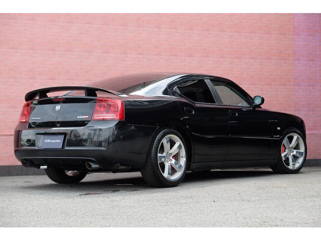 ダッジ・チャージャー ＳＲＴ８　正規ディーラー車／６万ｋｍ／検２年付／２０インチＡＷ／Ｂｒｅｍｂｏキャリパー／ＢＩＬＳＴＥＩＮショック／ＭＯＰＡＲタワーバー／サンルーフ／ＳＲＴスポーツシート／シートヒーター／バックカメラ／ＥＴＣ付（24枚目）