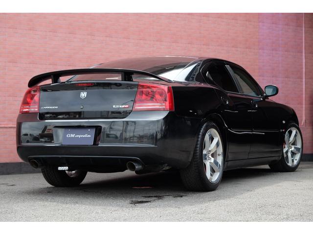 ダッジ・チャージャー ＳＲＴ８　正規ディーラー車／６万ｋｍ／検２年付／２０インチＡＷ／Ｂｒｅｍｂｏキャリパー／ＢＩＬＳＴＥＩＮショック／ＭＯＰＡＲタワーバー／サンルーフ／ＳＲＴスポーツシート／シートヒーター／バックカメラ／ＥＴＣ付（25枚目）