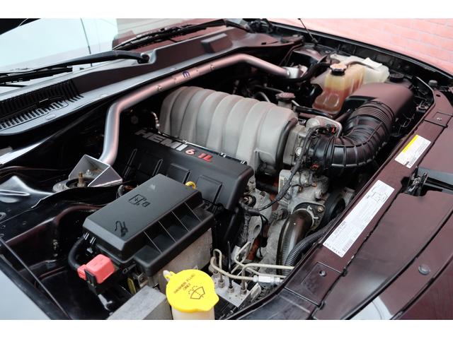 ダッジ・チャージャー ＳＲＴ８　正規ディーラー車／６万ｋｍ／検２年付／２０インチＡＷ／Ｂｒｅｍｂｏキャリパー／ＢＩＬＳＴＥＩＮショック／ＭＯＰＡＲタワーバー／サンルーフ／ＳＲＴスポーツシート／シートヒーター／バックカメラ／ＥＴＣ付（39枚目）