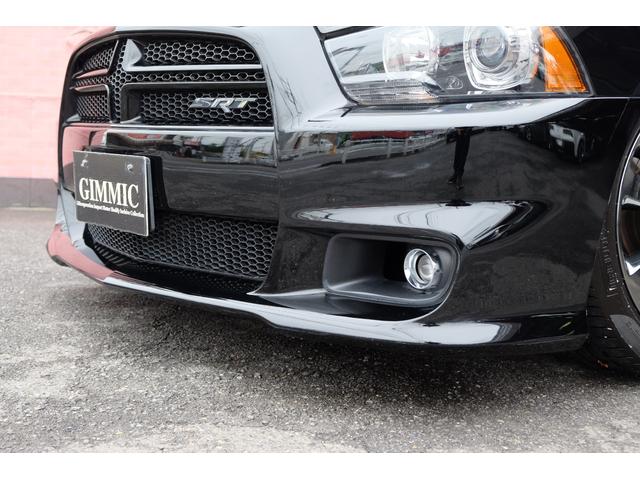 ダッジ・チャージャー ＳＲＴ８　新並／６．４ＨＥＭＩ／ＳＲ／２０ＡＷ／ＢＩＬＳＴＥＩＮショック／Ｅｉｂａｃｈサス／ＢｒｅｍｂｏキャリパーＢ／Ｂｏｒｌａエキゾースト／ＳＲＴハーフレザー／パナソニックナビ／フルセグ／リモートＥＧスタート（8枚目）