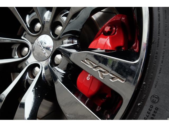 ダッジ・チャージャー ＳＲＴ８　新並／６．４ＨＥＭＩ／ＳＲ／２０ＡＷ／ＢＩＬＳＴＥＩＮショック／Ｅｉｂａｃｈサス／ＢｒｅｍｂｏキャリパーＢ／Ｂｏｒｌａエキゾースト／ＳＲＴハーフレザー／パナソニックナビ／フルセグ／リモートＥＧスタート（12枚目）
