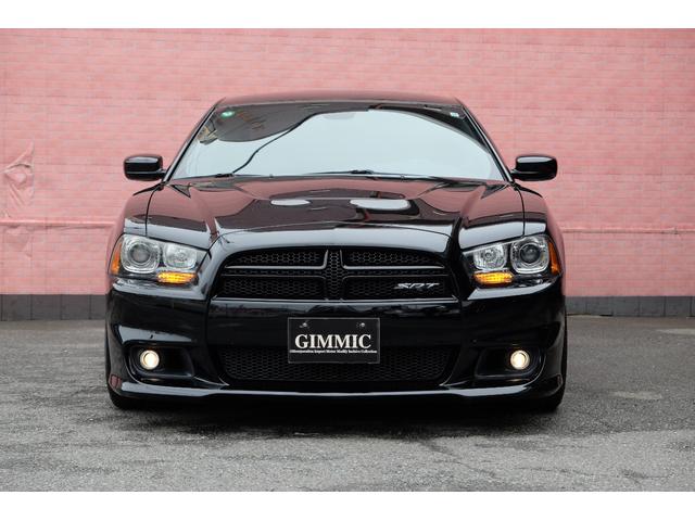 ダッジ・チャージャー ＳＲＴ８　新並／６．４ＨＥＭＩ／ＳＲ／２０ＡＷ／ＢＩＬＳＴＥＩＮショック／Ｅｉｂａｃｈサス／ＢｒｅｍｂｏキャリパーＢ／Ｂｏｒｌａエキゾースト／ＳＲＴハーフレザー／パナソニックナビ／フルセグ／リモートＥＧスタート（16枚目）
