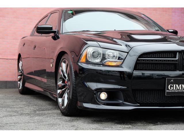 ダッジ・チャージャー ＳＲＴ８　新並／６．４ＨＥＭＩ／ＳＲ／２０ＡＷ／ＢＩＬＳＴＥＩＮショック／Ｅｉｂａｃｈサス／ＢｒｅｍｂｏキャリパーＢ／Ｂｏｒｌａエキゾースト／ＳＲＴハーフレザー／パナソニックナビ／フルセグ／リモートＥＧスタート（17枚目）