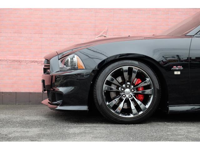 ダッジ・チャージャー ＳＲＴ８　新並／６．４ＨＥＭＩ／ＳＲ／２０ＡＷ／ＢＩＬＳＴＥＩＮショック／Ｅｉｂａｃｈサス／ＢｒｅｍｂｏキャリパーＢ／Ｂｏｒｌａエキゾースト／ＳＲＴハーフレザー／パナソニックナビ／フルセグ／リモートＥＧスタート（19枚目）