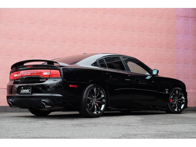 ダッジ・チャージャー ＳＲＴ８　新並／６．４ＨＥＭＩ／ＳＲ／２０ＡＷ／ＢＩＬＳＴＥＩＮショック／Ｅｉｂａｃｈサス／ＢｒｅｍｂｏキャリパーＢ／Ｂｏｒｌａエキゾースト／ＳＲＴハーフレザー／パナソニックナビ／フルセグ／リモートＥＧスタート（24枚目）