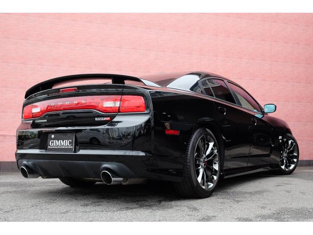 ダッジ・チャージャー ＳＲＴ８　新並／６．４ＨＥＭＩ／ＳＲ／２０ＡＷ／ＢＩＬＳＴＥＩＮショック／Ｅｉｂａｃｈサス／ＢｒｅｍｂｏキャリパーＢ／Ｂｏｒｌａエキゾースト／ＳＲＴハーフレザー／パナソニックナビ／フルセグ／リモートＥＧスタート（34枚目）