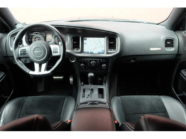 ダッジ・チャージャー ＳＲＴ８　新並／６．４ＨＥＭＩ／ＳＲ／２０ＡＷ／ＢＩＬＳＴＥＩＮショック／Ｅｉｂａｃｈサス／ＢｒｅｍｂｏキャリパーＢ／Ｂｏｒｌａエキゾースト／ＳＲＴハーフレザー／パナソニックナビ／フルセグ／リモートＥＧスタート（40枚目）